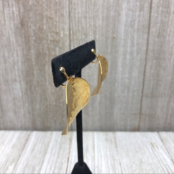 Vintage Hammered Shaped Disc Clip-on Earrings - Picture 7 of 8